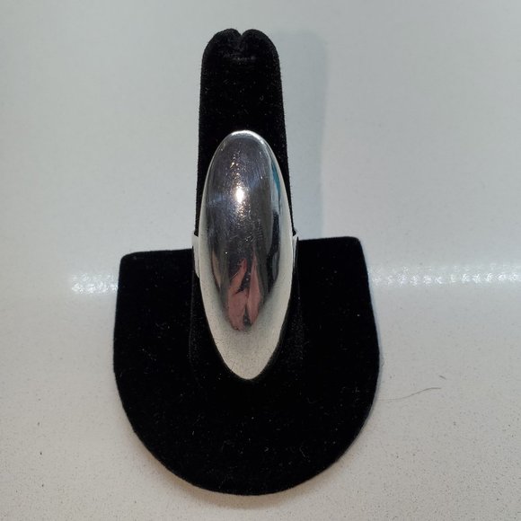 BEAUTIFUL OVAL STERLING SILVER RING - Picture 2 of 2